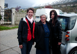 Judith Kühl trifft bei ihrer Arbeit täglich Betroffene des Bebens wie Greta und die Großmutter ihres Freundes. Foto: humedica