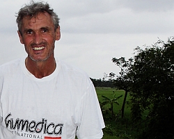 Gerhard Braunmiller (Frankfurt am Main) arbeitet seit Jahren im Bereich der Nothilfe und Entwicklungszusammenarbeit. Foto: humedica