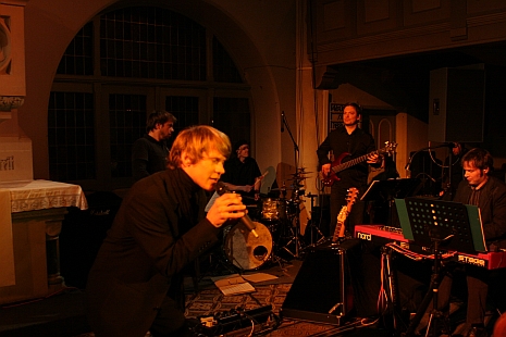 Lob Gottes durch alle Facetten emotionsgeladener schwarzer Musik, Solist Samuel Sahm von Yaipada. Foto: humedica/SRI