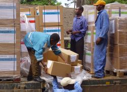 humedica versorgt die Kliniken mit Medikamenten und Hilfsgütern. Foto: humedica/Simon