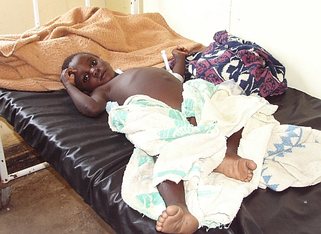 Sehr viele Kinder in Simbabwe hatten der Choleraseuche nichts entgegenzusetzen. Foto: humedica/Corinna Blume