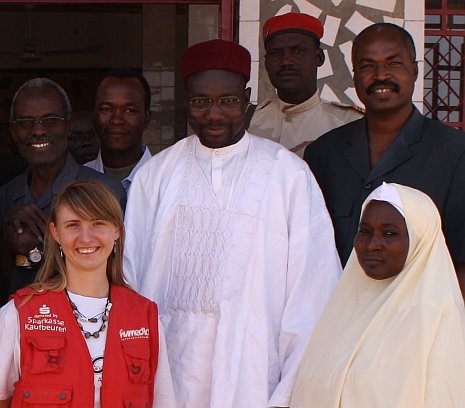 Viele Vertreter des öffentlichen Lebens waren zum feierlichen Akt des Baubeginns gekommen. Foto: humedica
