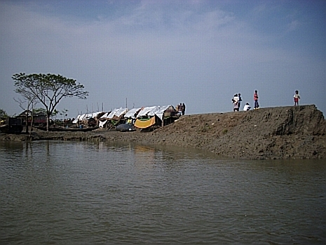 Zweites Ärzteteam in Bangladesch: Noch immer Gebiete unerreicht