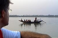 Bangladesch: Gespenstische Stille in über endlosen Wasserflächen - humedica-Team arbeitet intensiv - neue Flutwelle bedroht das Land