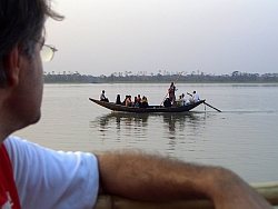 Die Einsatzgebiete des Teams sind nur per Boot erreichbar. Foto: humedica/Dieter Schmidt