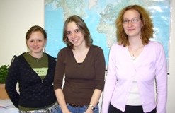Mareike, Michaela und Sandra sorgen bei humedica für Abwechslung. Foto: humedica
