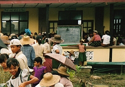Die Schlange der Menschen, die Hilfe benötigen ist täglich lang. Foto: humedica