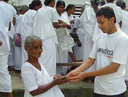 Die kostenlose Verteilung von Brillen löste große Freude und Dankbarkeit aus. Foto: humedica