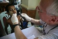 Vielfältige Hilfe für Zyklonopfer kommt an - Einheimische und deutsche Ärzteteams arbeiten - Auch Medikamente konnten ins Land gebracht werden