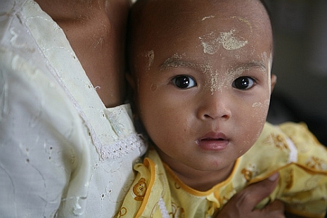 Vielfältige Hilfe für Zyklonopfer kommt an - Einheimische und deutsche Ärzteteams arbeiten - Auch Medikamente konnten ins Land gebracht werden