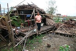 Das lange Warten auf Hilfe, die bisher viel zu selten ihr Ziel erreichte. Foto: David Darg/OB