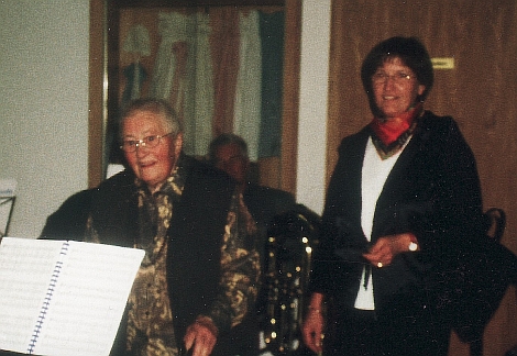 Die 2005 verstorbene Hilda Kreft (links) gemeinsam mit ihrer Tochter Renate. Foto: Familie Kreft