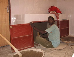 Die humedica-Klinik in Kollo hat ein gutes medizinisches Niveau und verfügt über entsprechende Möglichkeiten: Foto: humedica