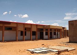 Die von humedica finanzierte Klinik in Kollo ist bezugsfertig. Foto: humedica