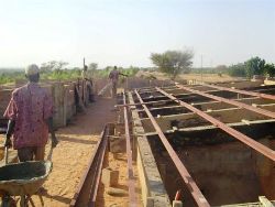 Auch am Dach ist der Baufortschritt deutlich erkennbar. Foto: humedica