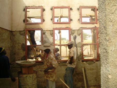Der Innenausbau hat bereits begonnen. Foto: humedica