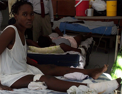 Ohne das Engagement der ehrenamtlichen humedica-Teams stünde Maude ein Leben mit massiven Beeinträchigungen und großen Schmerzen bevor. Foto: humedica