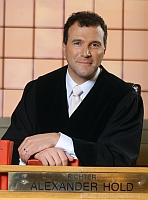 Richter Alexander Hold unterstützt humedica seit mehr als 13 Jahren. Foto: SAT 1