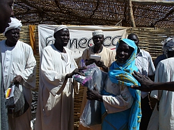 Täglich müssen mehr Menschen in den Flüchtlingscamps versorgt werden. Foto: humedica