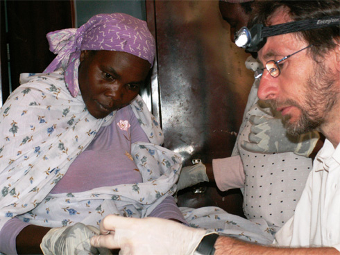 Dr. Wolfgang Töpel behandelte unter schwierigen Bedingungen