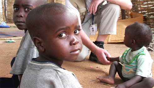 Das Flüchtlingscamp Al Salam, einer der wenigen Orte im Darfur an dem Kinder behütet aufwachsen können.