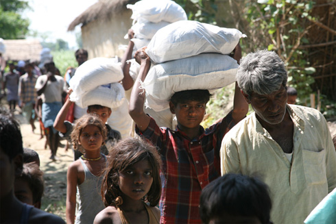 Parallel zum humedica-Ärzteteam haben auch erste Hilfsgüter die Flutgebiete erreicht.