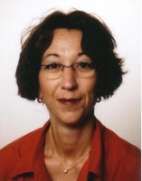 Eine Metallkiste ist die "Klinik"