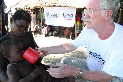 humedica-Helfer versorgen Eingeschlossene der Überschwemmungen in Mosambik