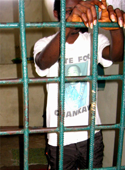 humedica-Ärzteteameinsatz hinter Gittern