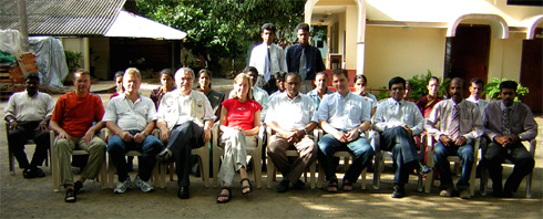 Das Lehrerkollegium der neuen Schule.