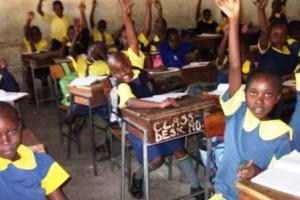 Mit ihren fünf und acht Jahren haben Lee und Leo bereits sehr viele Schwierigkeiten überwinden müssen, die sie aber auch stärker werden ließen. Foto: humedica