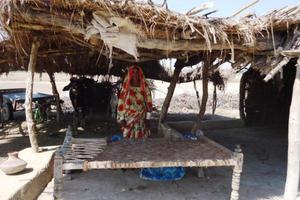 Bheros Tochter Sumjhu ist eine lebensfrohe junge Frau, die aufgrund der Monsunregenfälle aber wieder auf die Hilfe ihres Vaters angewiesen ist, der diese gleichsam benötigt. Foto: humedica/PMS
