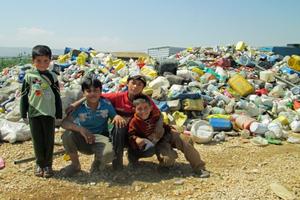 "Der Muff des Camps schwillt über, der Dreck vermag nicht fortgespült werden zu können.". Foto: humedica/Ole Hengelbrock