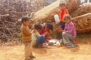 Besonders Kinder leiden häufig unter der Situation in den Flüchtlingslagern. Es fehlt ihnen an Beschäftigungsmöglichkeiten und an Zugang zu Bildung. Foto:humedica/Susanne Nieswandt