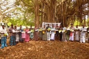 Dank der Verteilung von Solarlampen können die Abendstunden nun besser genutzt werden. Gleichzeitig sinkt dadurch das Sicherheitsrisiko. Foto:humedica