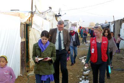 Deutscher Botschafter besucht Flüchtlingslager im Bekaa-Tal