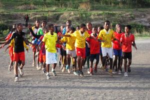 Das Fußballtraining: Eine der wenigen Freuden in einem oft beschwerlichen Alltag. Abwechslung und Ausgleich für die äthiopischen Kids der Familienpatenschaften. Foto:humedica