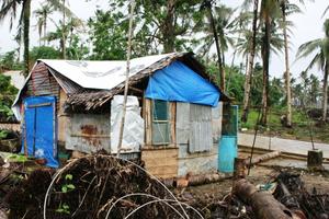Neun Monate nach Taifun "Haiyan" leben zahlreiche Menschen noch immer unter provisorischen und unzureichenden Umständen. Foto: humedica/Maren Walter