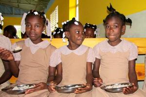 Viele Kinder haben durch das Erdbeben ihre Eltern verloren und sind nun auf Hilfe angewiesen. Foto:humedica