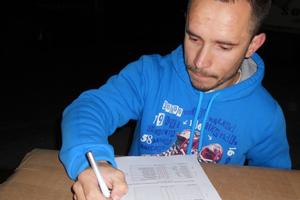 Alban Bytyqi ist Leiter derhumedica-Kindertagesstätte im Kosovo. Die Entwicklung seines Landes macht auch ihm Sorgen. Foto:humedica