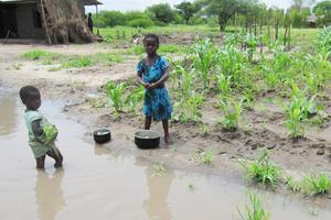 Die Wassermaßen überfluteten tausende Hektar Ackerland und zerstörten damit die Lebensmittelversorgung der Betroffenen. Foto:humedica