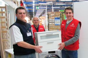 Neben Waschmaschine und Herd spendete der V-Markt auch kleine Nachttische. Foto:humedica