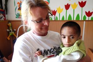 Das Sorgenkind derhumedica-Ärzte im "Romaniv Boys Orphanage": der sechsjährige Wanja. Foto:humedica