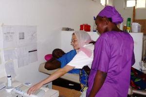 Auf der Geburtshilfestation werden Schwangere und Mütter medizinisch versorgt und beraten. Foto:humedica/Anna Traunspurger