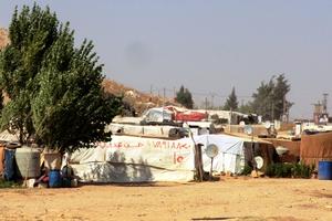 Allein im Bekaa-Tal exisiteren inzwischen über 2.000 provisorische Zeltsiedungen von syrischen Flüchtlingen. Camp 15 ist eines davon. Foto:humedica/Nora Parasie