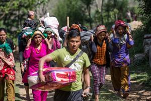 Noch warten viele betroffene Familien in Nepal auf Hilfe von Paten aus Deutschland. Foto: Christoph Jorda