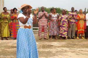 Am letzten Einsatzabend durfte sich dashumedica-Team über eine Gesangseinlage der Mitarbeiterinnen vonPF Togofreuen. Foto:humedica