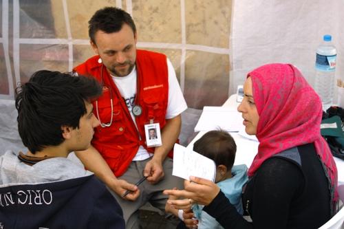 Das Alter der Patienten derhumedica-Ärzte reicht vom Säugling bis zum Großvater. Foto:humedica