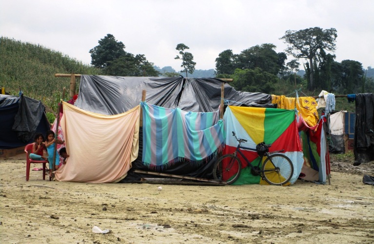 Neue Unterkunft für viele Erdbebenopfer: Ein Zelt aus Stoff und Planen. Foto:humedica