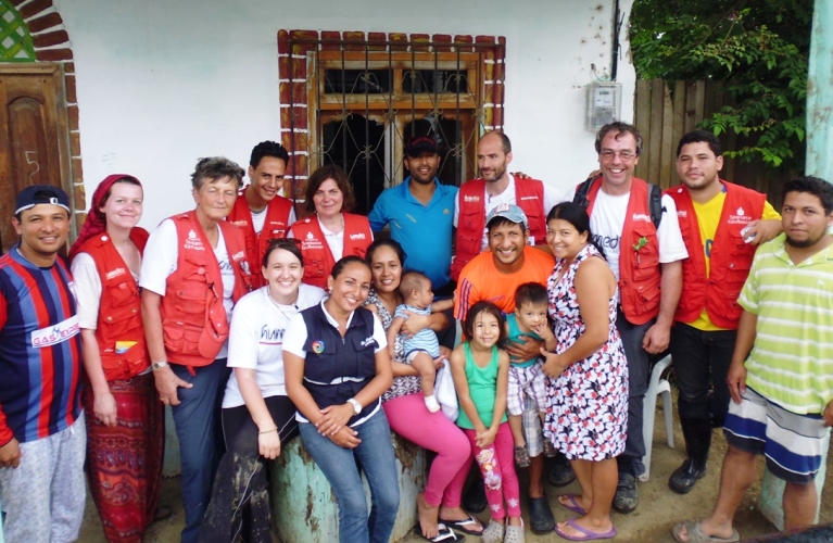 Unerwartete Einladung: Dashumedica-Team mit ihren ecuadorianischen Gastgebern. Foto:humedica